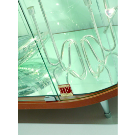 Vetrina espositiva ovale su piedi fissi con ripiani interni cm. 60x44x190h
