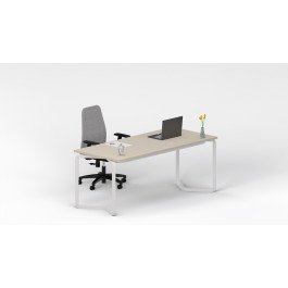 Arredo ufficio operativo moderno con scrivania con gambe metalliche, mobile con 2 ante e seduta con braccioli regolabili