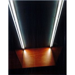 Illuminazione con striscia LED per vetrine altezza cm. 90 per SINGOLO angolo