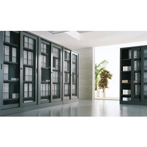 Armadio per archivio documenti da ufficio con piani interni regolabili in altezza e ante in rete cm. 180x60x200H